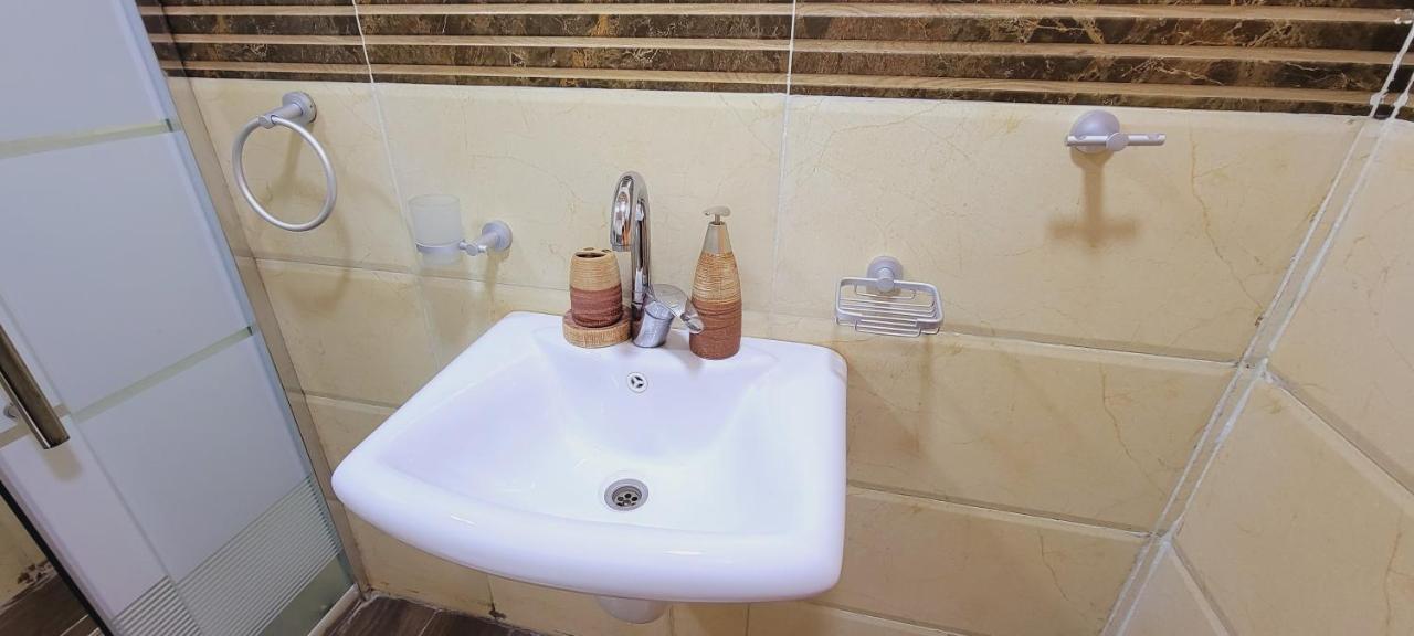 Atoom Lodge Jarash Exterior foto