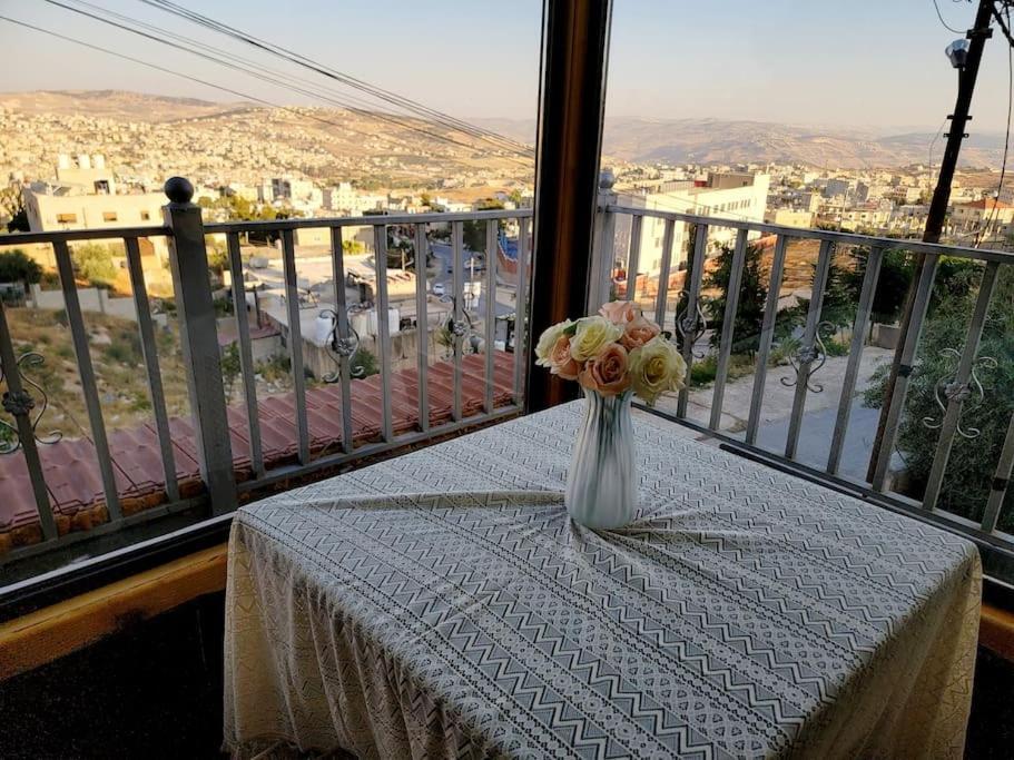 Atoom Lodge Jarash Exterior foto