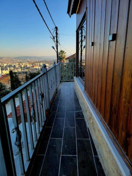 Atoom Lodge Jarash Exterior foto